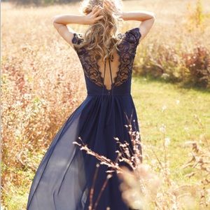 🌹❤️HAYLEY PAIGE: ELEGANT Keyhole Back Lacey Gown